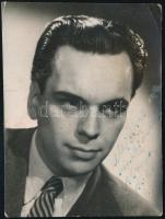 Rátonyi Róbert (1923-1992) színész aláírása az őt ábrázoló fotón