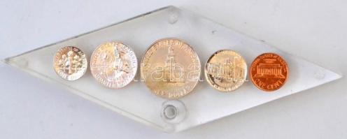 Amerikai Egyesült Államok 1975-1976. 1c-1/2$ (5xklf) sor műanyag papírnehezékben T:1-
USA 1975-1976...