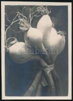 cca 1933 Thöresz Dezső (1902-1963) békéscsabai gyógyszerész és fotóművész hagyatékából, jelzés nélküli  vintage fotó (Hagyj-ma), 6x8 cm