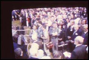 1989. június 16. Nagy Imre miniszterelnök újratemetése, a TV képernyőjéről készített 37 db diapozití...