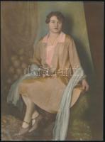 cca 1949 Kézzel színezett, műtermi felvételek, 2 db vintage fotó, 23,3x16 cm és 23,3x17 cm