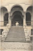 Le Bardo (Tunis), Escalier des Lions / staircase, statues