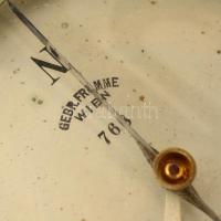 cca 1900 Gebrüder Fromme Teodolit. Réz, Egy vízszintező kivételével működőképes, jó állapotban. Jelz...