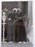 cca 1947 Kiskunfélegyháza, a Marika-fotó műterem hagyatékából 15 db üveglemez negatív (ravatal, jelm...