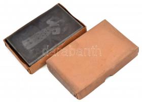 cca 1947 Kiskunfélegyháza, a Marika-fotó műterem hagyatékából 15 db üveglemez negatív (ravatal, jelm...