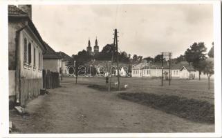 1942 Pétervására, Község részlet, Fő utca, templom. Garami Györgyné fényképész kiadása