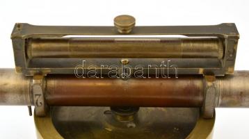 cca 1900  Preciziós teodolit. Réz, Teljesen  működőképes, jó állapotban. Szétszedhető három részre. ...