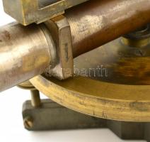 cca 1900  Preciziós teodolit. Réz, Teljesen  működőképes, jó állapotban. Szétszedhető három részre. ...