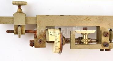 cca 1900 Planiméter, térképészeti eszköz. Calderoni. Budapest. Jelzett. Eredeti, kissé sérült dobozá...