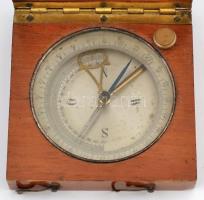 cca 1900 Réz tájoló / iránytű fa dobozban, jó állapotban 8x7,5 cm / Antique compass