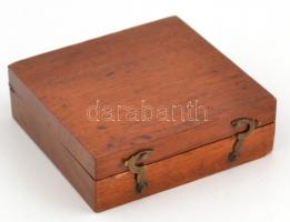 cca 1900 Réz tájoló / iránytű fa dobozban, jó állapotban 8x7,5 cm / Antique compass