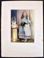 cca 1950 Hável Pál budapesti fényképész műtermében készült, vintage fotó, kézzel színezve, 23x16 cm,...