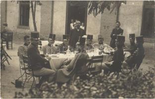 1905 Esztergom-Tábor, Osztrák-magyar katonák a vendéglő kertjében, pincérek / Austro-Hungarian K.u.K. military, soldiers at the restaurant's garden with waiters in Esztergom-Tábor (K.u.K. military training camp), photo (EK)