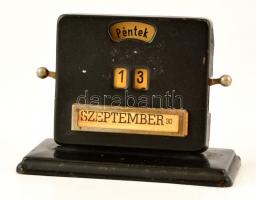 cca 1910 Mechanikus, fém asztali naptár. 8 cm