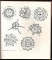 Borsos Béla: Magyar vadász lőportartók. Bp., 1982, Corvina, 90+2 p.+40 t. Kétoldalas színes képtáblá...