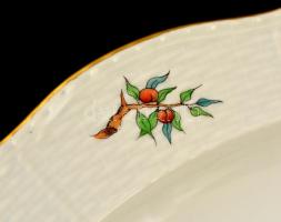 Herendi csipkebogyó mintás tál, kézzel festett, jelzett, apró kopásnyomokkal, 36,5×27,5 cm