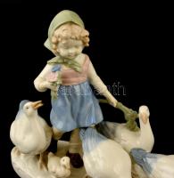 Carl Scheidig K.G. libapásztorlány, kézzel festett, jelzett, apró kopásnyomokkal, m: 19 cm, h: 21,5 ...