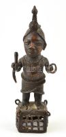 Jelzés nélkül: Afrikai, kovácsot ábrázoló réz szobor. 29 cm