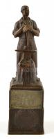 1918 Láng gépgyár munkás, kovács figura. Bronz szobor a gyár 50. éves fennállása alkalmából. A talapzat oldalán a gyárat bemutató reliefekkel. Jelzés nélkül. m: 22 cm