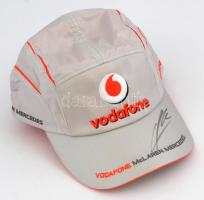2008 Heikki Kovalainen autóversenyző aláírása McLaren Mercedes sapkán
