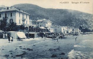 Alassio, Spiaggia di Levante / beach, boats