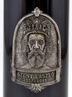 2004 Nagyrédei Merlot-Kékfrankos Cuvée (Szent László), 0,75 l, 2 db csiszolt hibátlan borospohárral,...