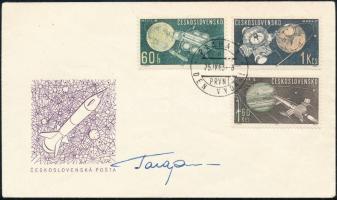 Jurij Alekszejevics Gagarin (1934-1968) szovjet űrhajós autográf aláírása csehszlovák FDC-n alkalmi bélyegzéssel / Autograph signature of Yuriy Alekseyevich Gagarin (1934-1968) Soviet astronaut on Czechoslovakian FDC with special cancellation