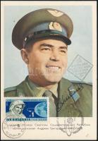 Andrijan Nyikolajev (1929-2004) szovjet űrhajós aláírása őt magát ábrázoló képeslapon / Signature of Andrijan Nyikolajev (1929-2004) Soviet cosmonaut on postcard