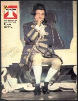 Kállay Ferenc és Mensáros László színművészek saját kezű aláírása őket ábrázoló újság lapokon