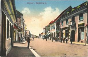 Vinkovce, Vinkovci; utca, üzletek / Kumiciceva ulica, Cipela / street, shops