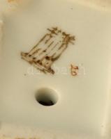 Zsolnay vízhordó fiú. Kézzel festett, jelzett, hibátlan. 21 cm