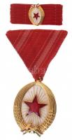 1964. A Munka Érdemrend arany fokozata, zománcozott Br kitüntetés szalagon, miniatűrrel és szalagsávval tokban T:1-