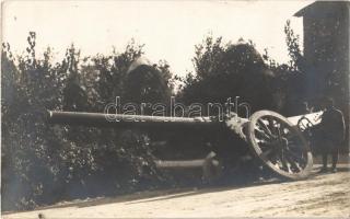 Engl. Stahlgeschütz / WWI K.u.K. (Austro-Hungarian) military, destroyed British cannon. photo