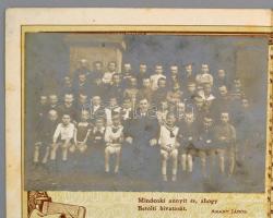 1914 Rendkívül dekoratív szecessziós, aranynyomásos kihajtható iskolai emléklap, szign.: K. Sávely D...