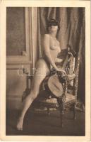 Erotic nude lady with guitar. phot. Schieberth, Kilophot A. 36.