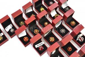 Komplett gyűjtemény a Királyi Koronaékszerek sorozat 22db klf stilizált 24K-os aranyozással is bevon...