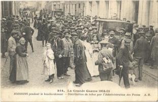 1915 Soissons pendant le bombardement, Distribution de tabac par LAdministration des Postes / the city during the WWI bombings, tobacco distribution, automobiles