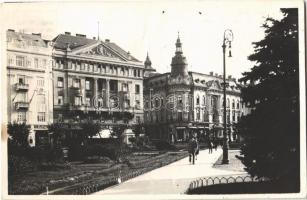 Kolozsvár, Cluj; Mátyás király tér, üzletek / square, shops