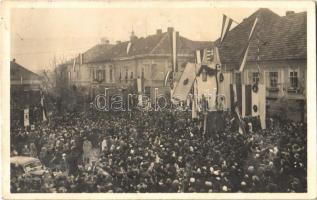 1938 Érsekújvár, Nové Zamky; bevonulás, magyar zászlók / entry of the Hungrian troops, Hungarian flags + 1938 Érsekújvár visszatért So. Stpl