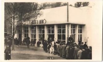 1941 Budapest, BNV Budapesti Nemzetközi Vásár, Szovjetunió pavilon, lovasrendőrök