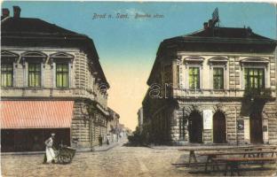1915 Bród, Nagyrév, Slavonski Brod, Brod an der Save; utca, A. Radosavljevic és fia üzlete / Banska ulica / street, shop (EK)