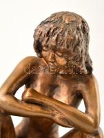 Papp Zsuzsa (1952-): Gyémánt. Bronz, jelzett, fa talapzaton, m: 15 cm, 17×12 cm