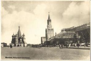 Moscow, Moskau, Moscou; Red Square, Saint Basils Cathedral, Spasskaya Tower, Lenins Mausoleum, photo