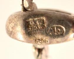 Ezüst (Ag) nyaklánc, borostyánnal díszített medállal, jelzett, h: 46 cm, 2×1 cm, bruttó: 7,1 g