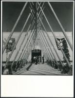 Angelo (1894-1974): Nézelődők, jelzetlen fotó, 24×18 cm