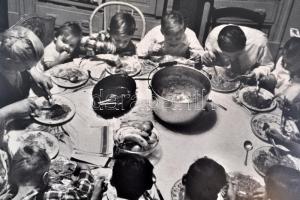 Kálmán Béla (1921-2011): Hungarian refugees 1956, feliratozott, 33×41 cm