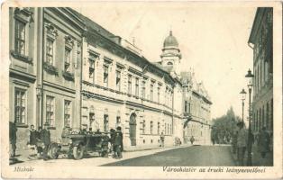 Miskolc, Városház tér, érseki leánynevelő intézet, autó (kis szakadás / small tear)