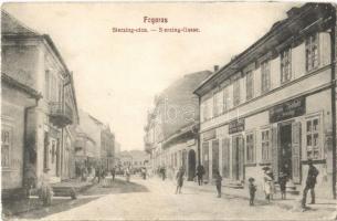 Fogaras, Fagaras; Sterzing utca, Hermann Gyógyszertár, Izsák Benő üzlete / Gasse / street, shops, pharmacy (ragasztónyom / gluemark)