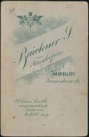 cca 1900 Sopron, Kisleányok portréja, keményhátú fotó, Brückner J. műterméből, 16x10 cm