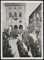 1930 San Marino, az új köztársasági elnök beiktatása, sajtó fotó (Képes P. H. bélyegzéssel), a hátoldalán feliratozva, 18x13 cm